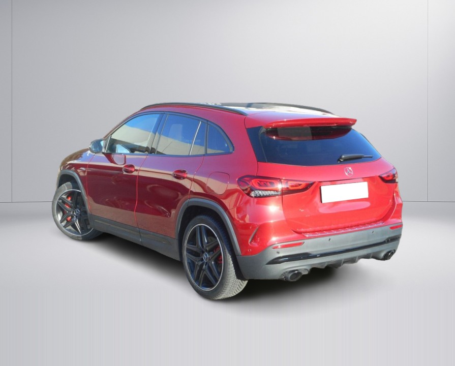 Mercedes-Benz GLA 35 4MATIC AMG (5)