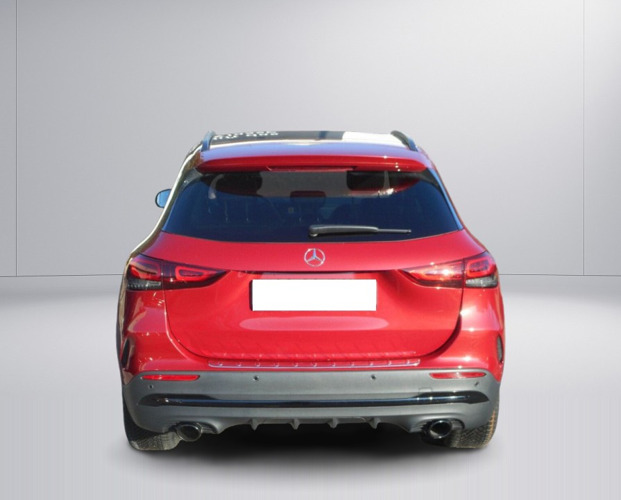 Mercedes-Benz GLA 35 4MATIC AMG (4)