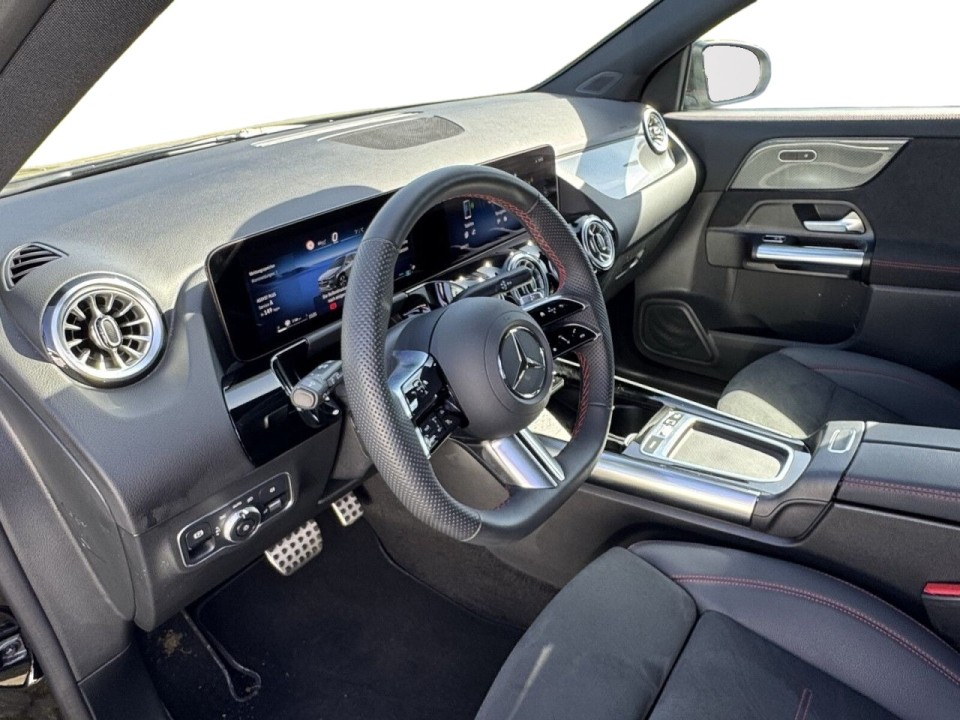 Mercedes-Benz GLA 200 - foto 14