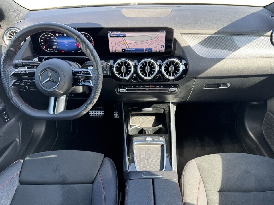 Mercedes-Benz GLA 200 - foto 13