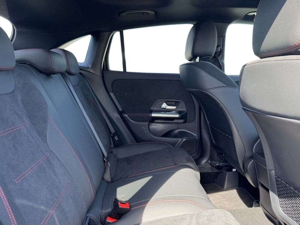 Mercedes-Benz GLA 200 - foto 22