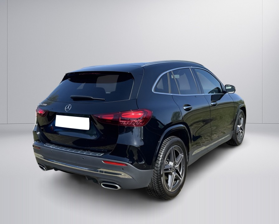 Mercedes-Benz GLA 200 (3)