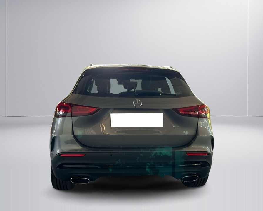 Mercedes-Benz GLA 220d 4MATIC (4)