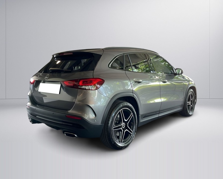 Mercedes-Benz GLA 220d 4MATIC (3)