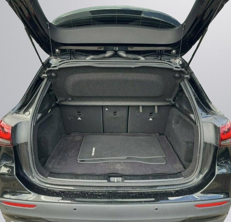 Mercedes-Benz GLA 35 4MATIC AMG - foto 13