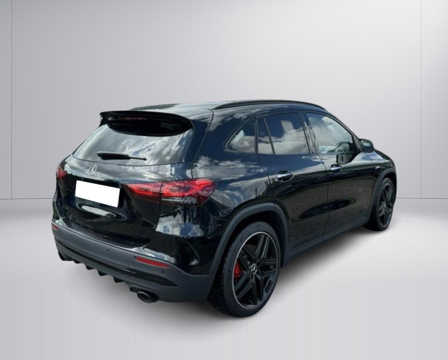 Mercedes-Benz GLA 35 4MATIC AMG (3)