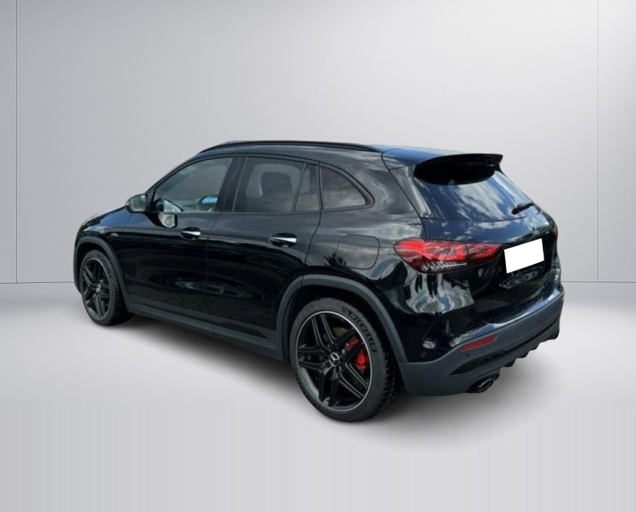 Mercedes-Benz GLA 35 4MATIC AMG (5)