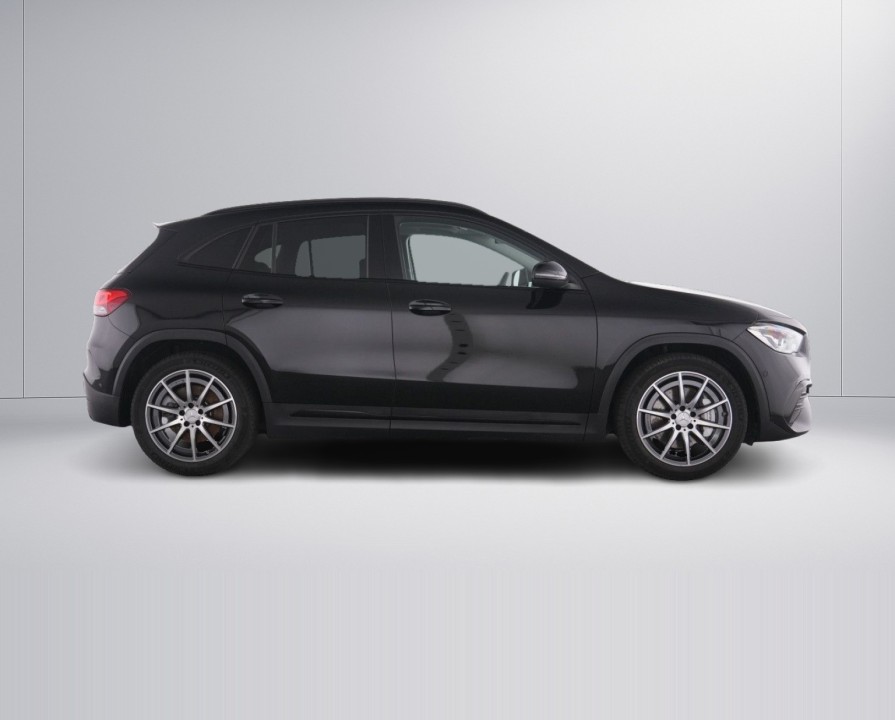 Mercedes-Benz GLA 35 AMG 4MATIC (3)