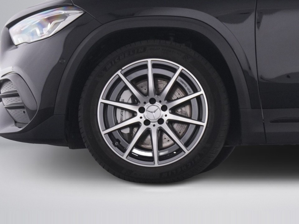 Mercedes-Benz GLA 35 AMG 4MATIC - foto 19