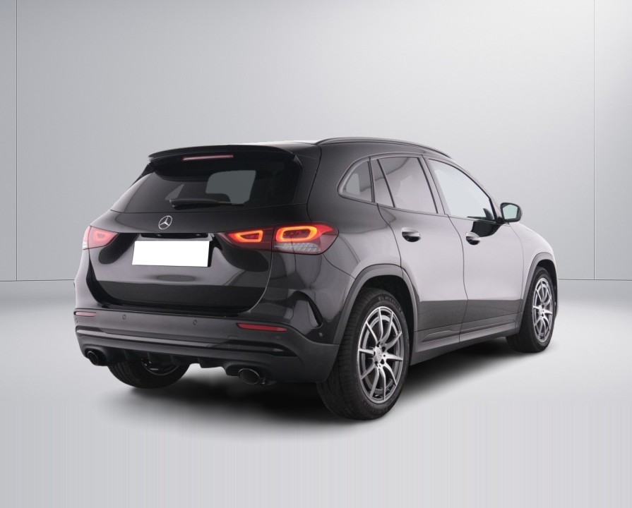 Mercedes-Benz GLA 35 AMG 4MATIC (4)