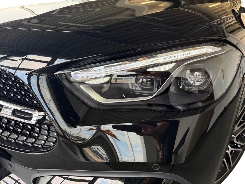 Mercedes-Benz GLA 180 - foto 19
