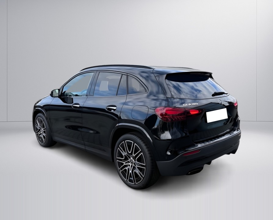 Mercedes-Benz GLA 180 (4)