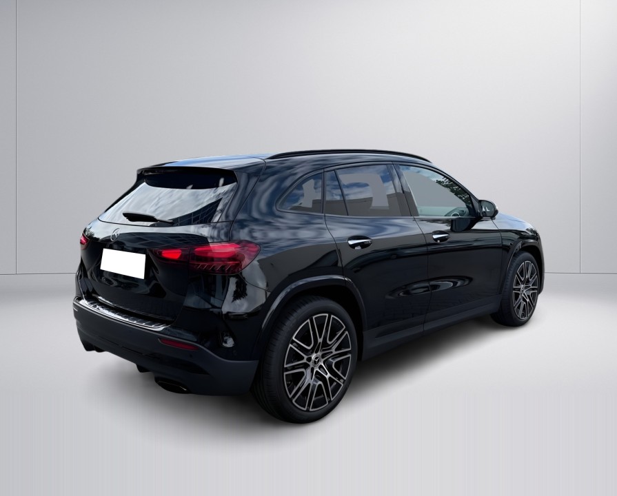 Mercedes-Benz GLA 180 (3)