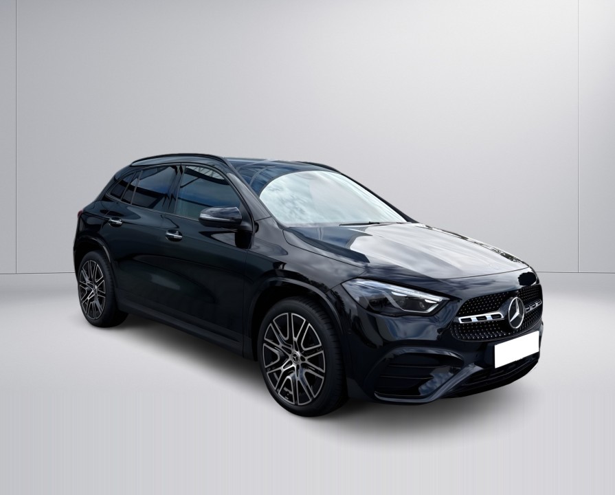 Mercedes-Benz GLA 180 (2)