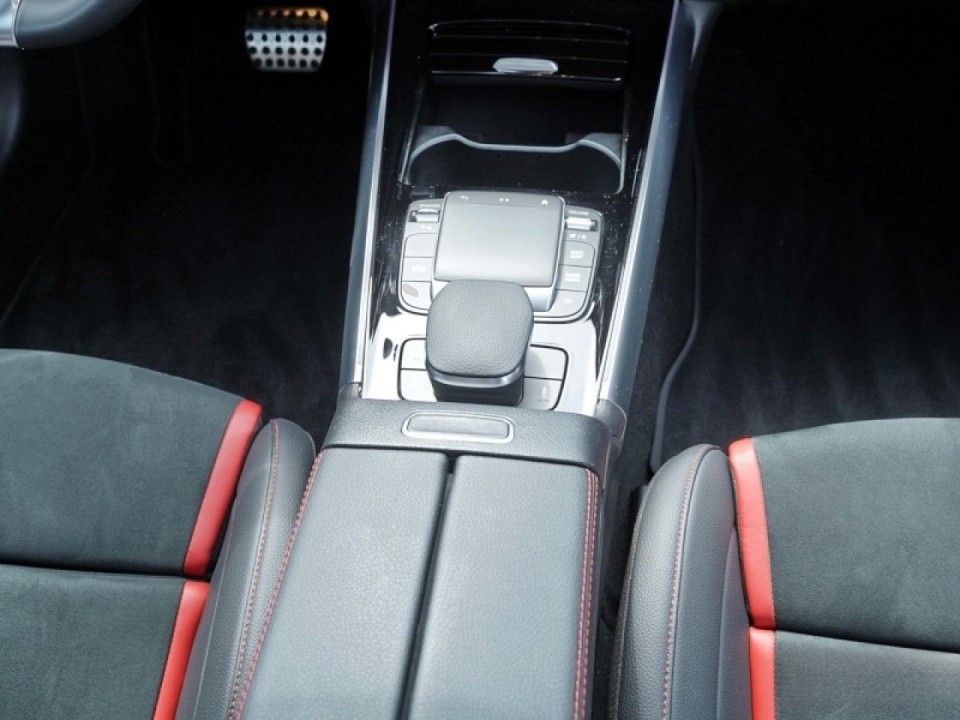 Mercedes-Benz GLA 35 AMG 4MATIC - foto 12