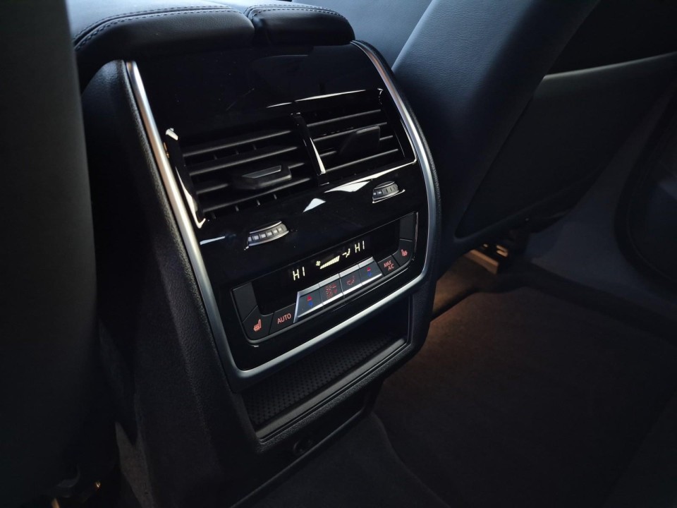 BMW X6 M Competition - foto 13