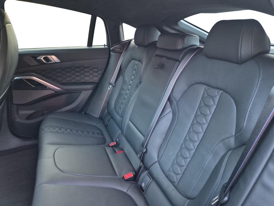 BMW X6 M Competition - foto 8