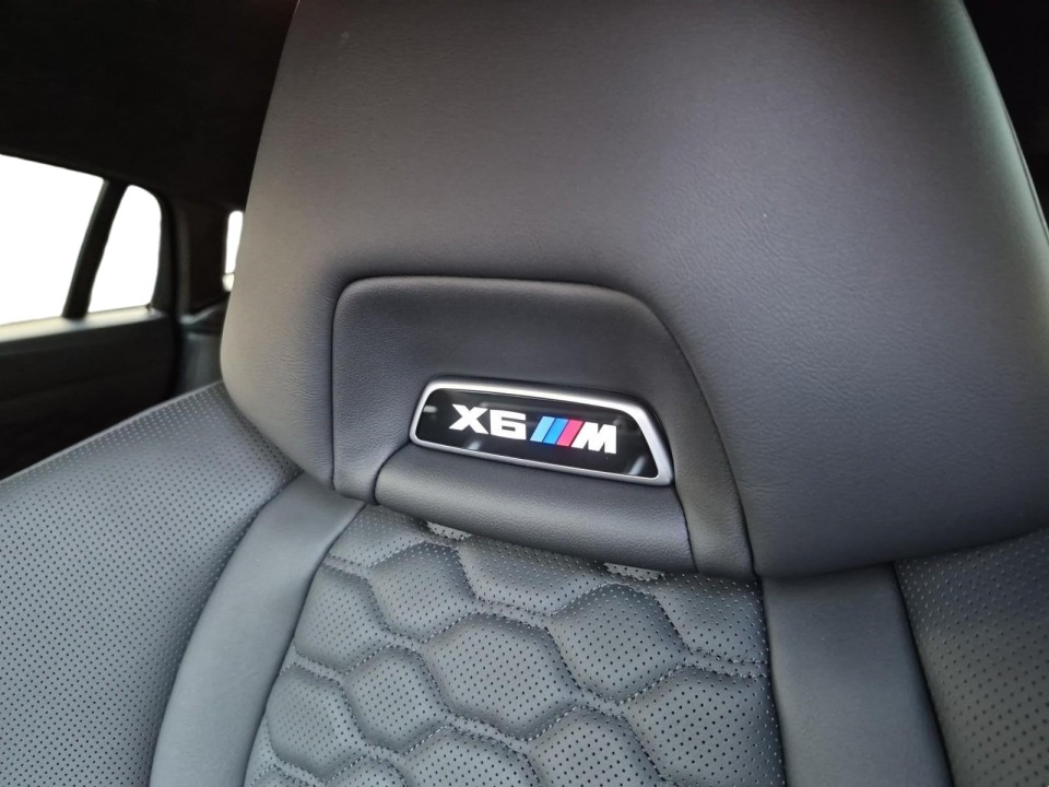 BMW X6 M Competition - foto 14
