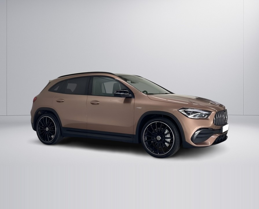 Mercedes-Benz GLA 35 AMG 4MATIC (2)