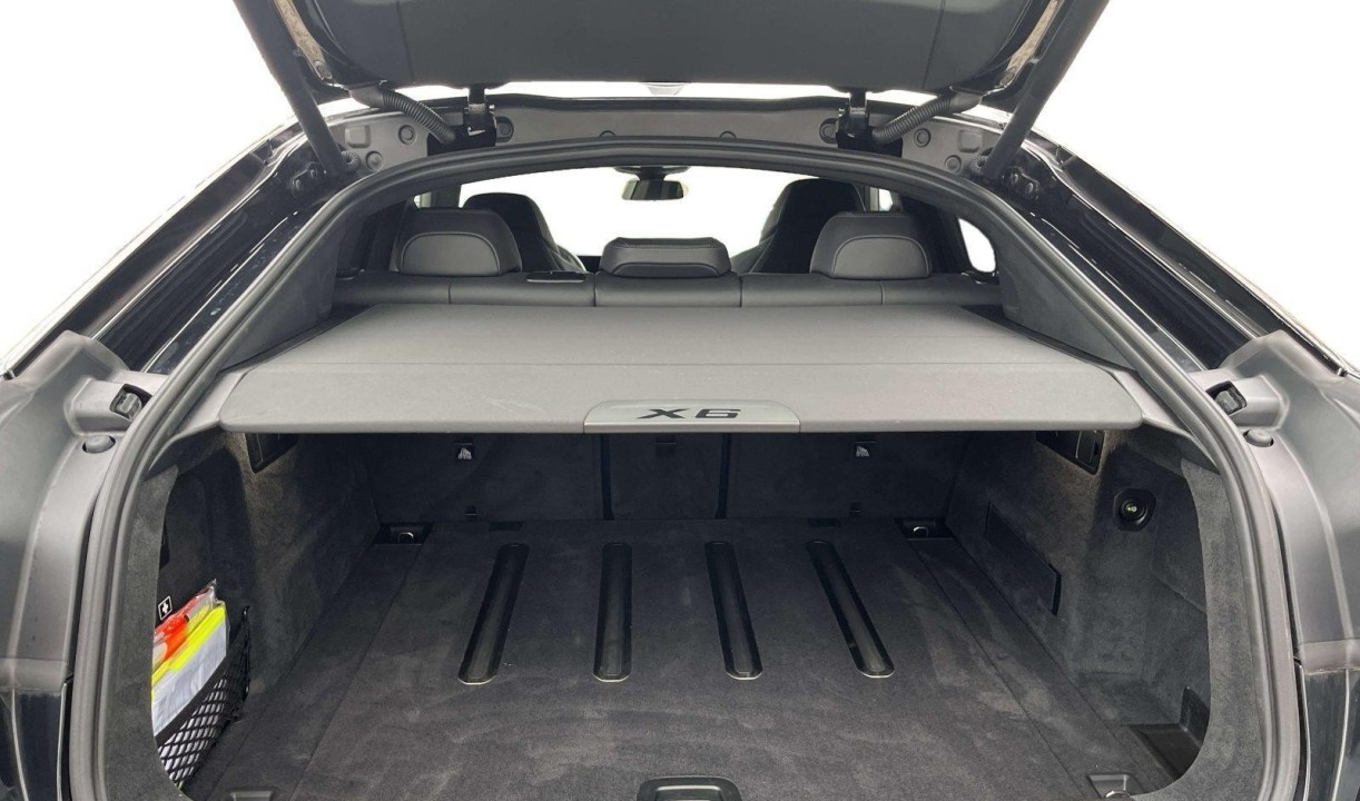 BMW X6 M Competition - foto 17