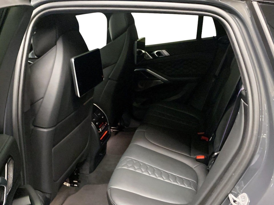 BMW X6 M Competition - foto 12