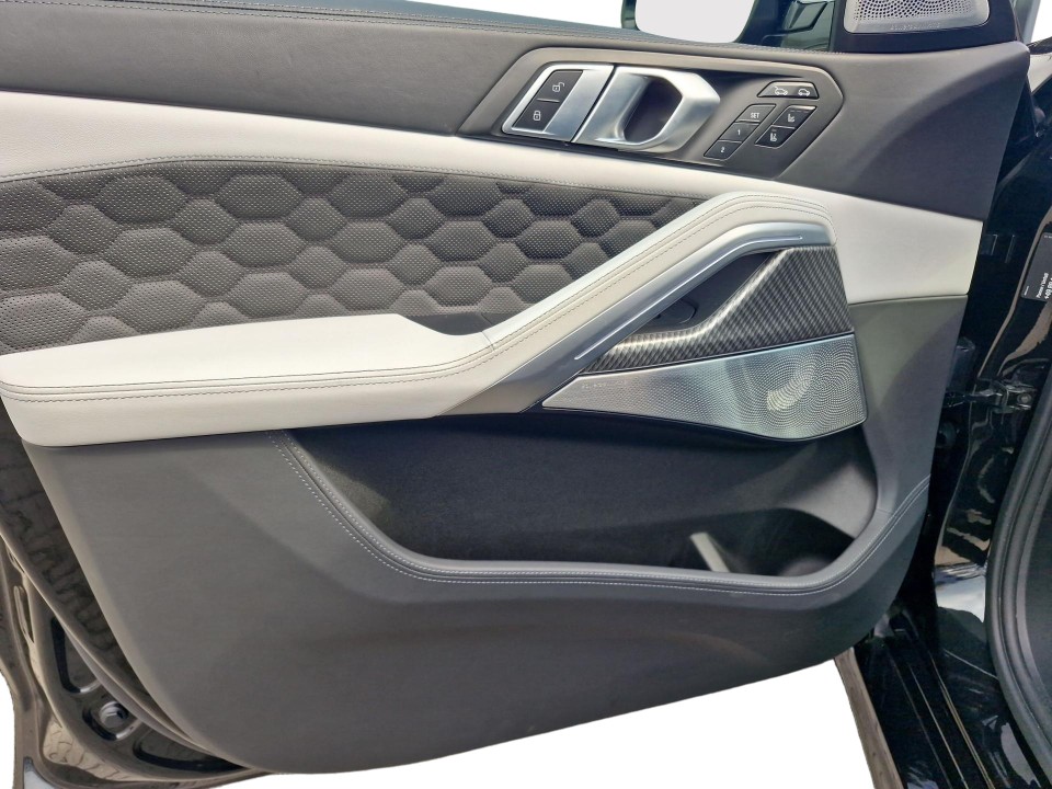 BMW X6 M Competition - foto 11