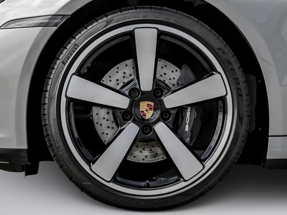 Porsche 911 Carrera - foto 23