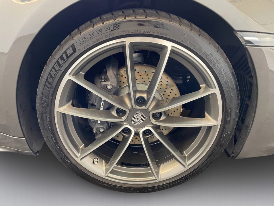 Porsche 911 Carrera 4 - foto 22