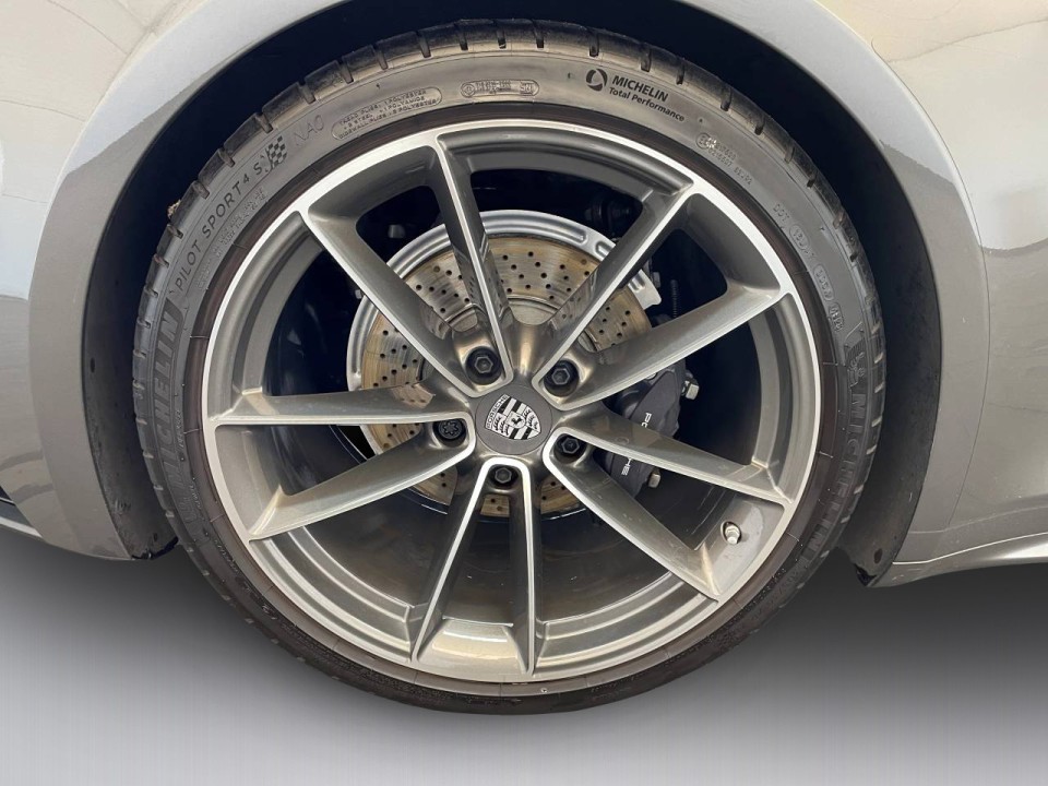 Porsche 911 Carrera 4 - foto 23