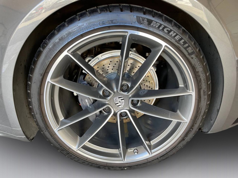 Porsche 911 Carrera 4 - foto 24