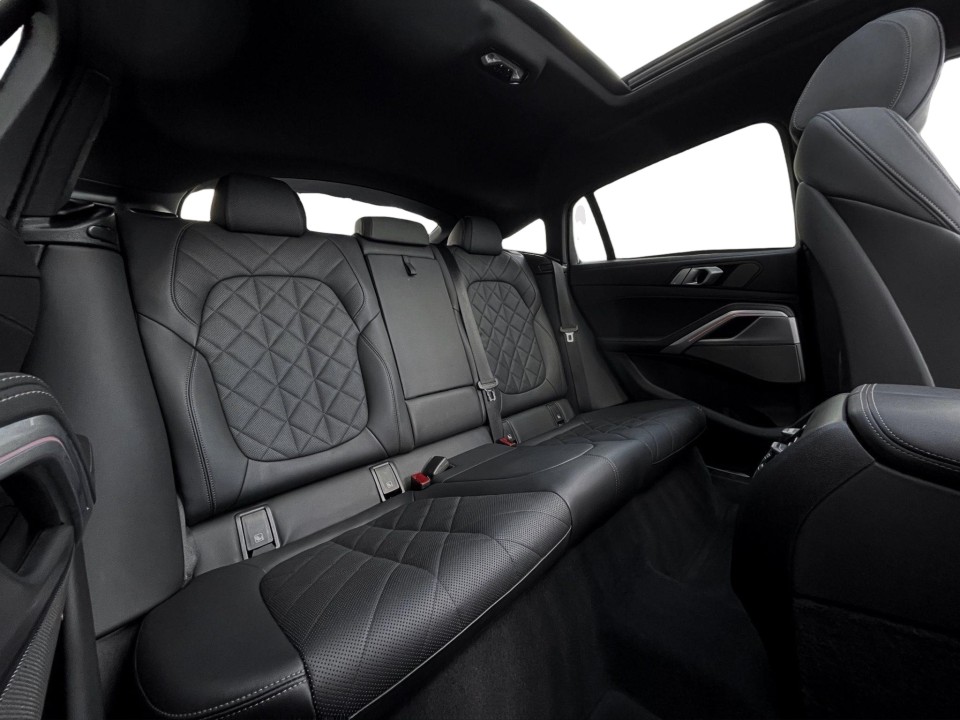 BMW X6 M50i - foto 12