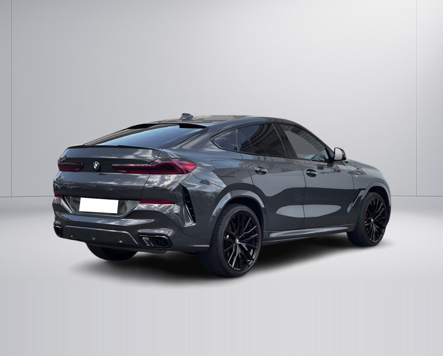 BMW X6 M50i (4)