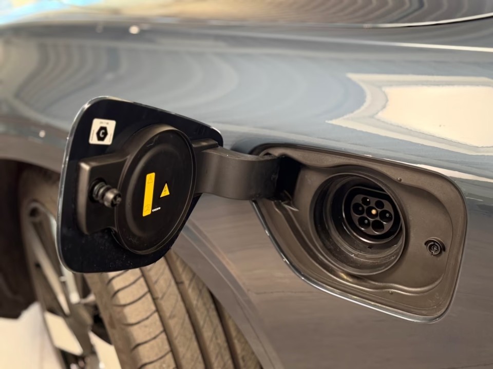 Volvo S60 T8 Plus Dark Recharge - foto 46