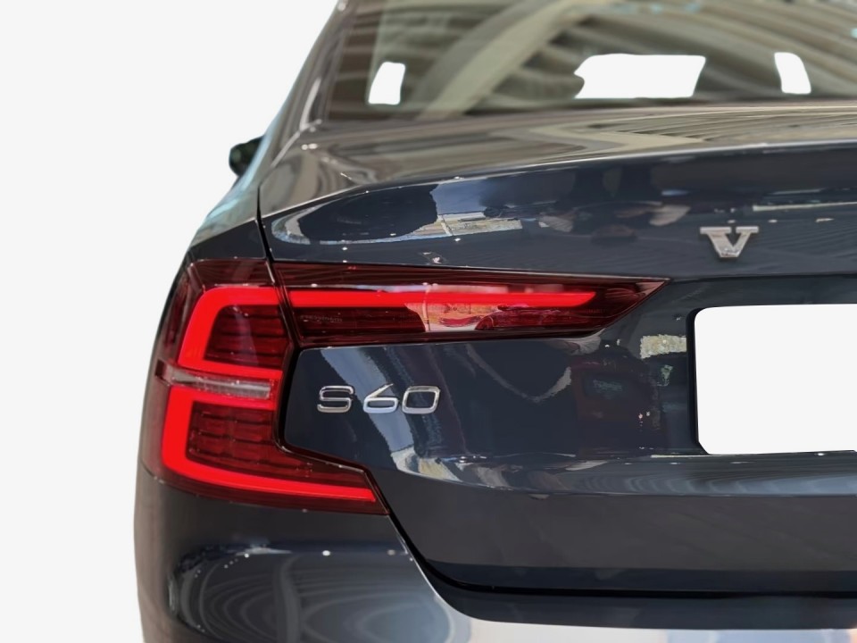 Volvo S60 T8 Plus Dark Recharge - foto 42