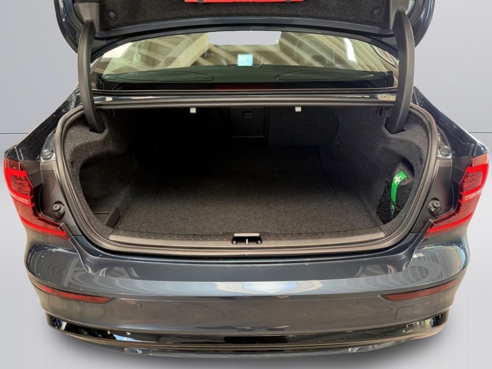 Volvo S60 T8 Plus Dark Recharge - foto 39