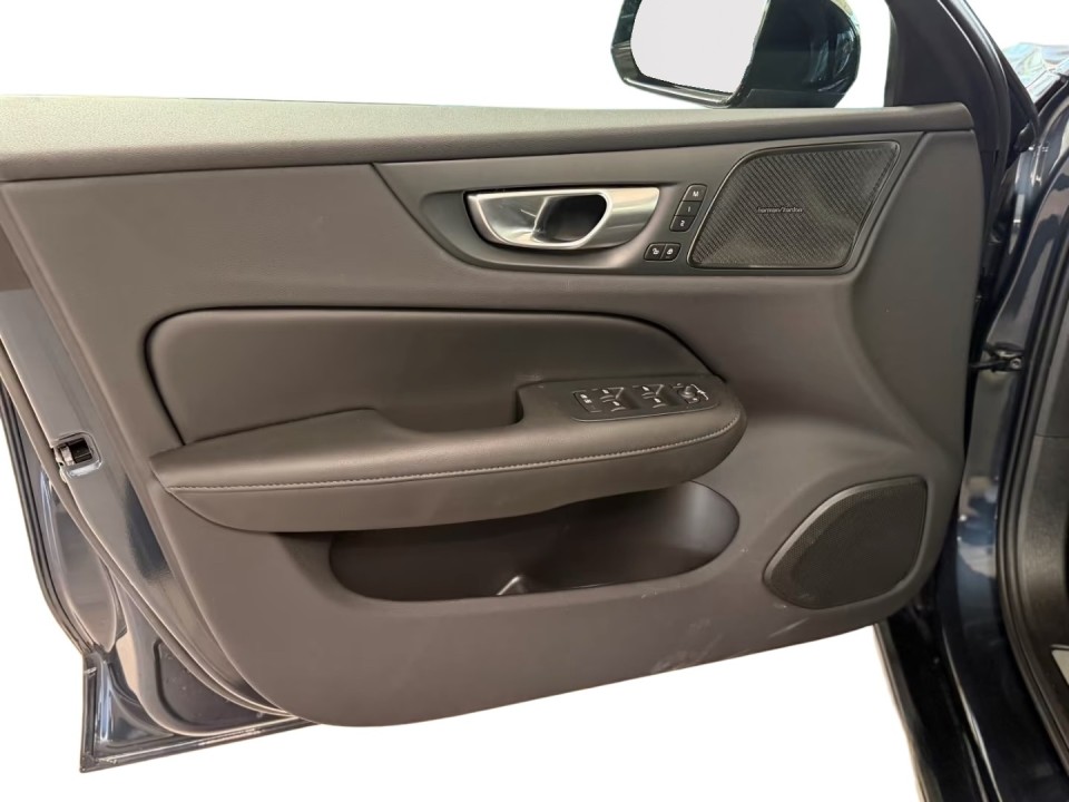 Volvo S60 T8 Plus Dark Recharge - foto 37