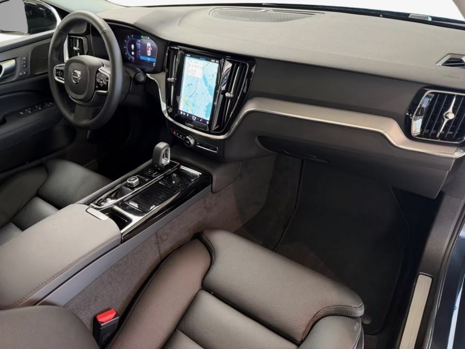 Volvo S60 T8 Plus Dark Recharge - foto 15