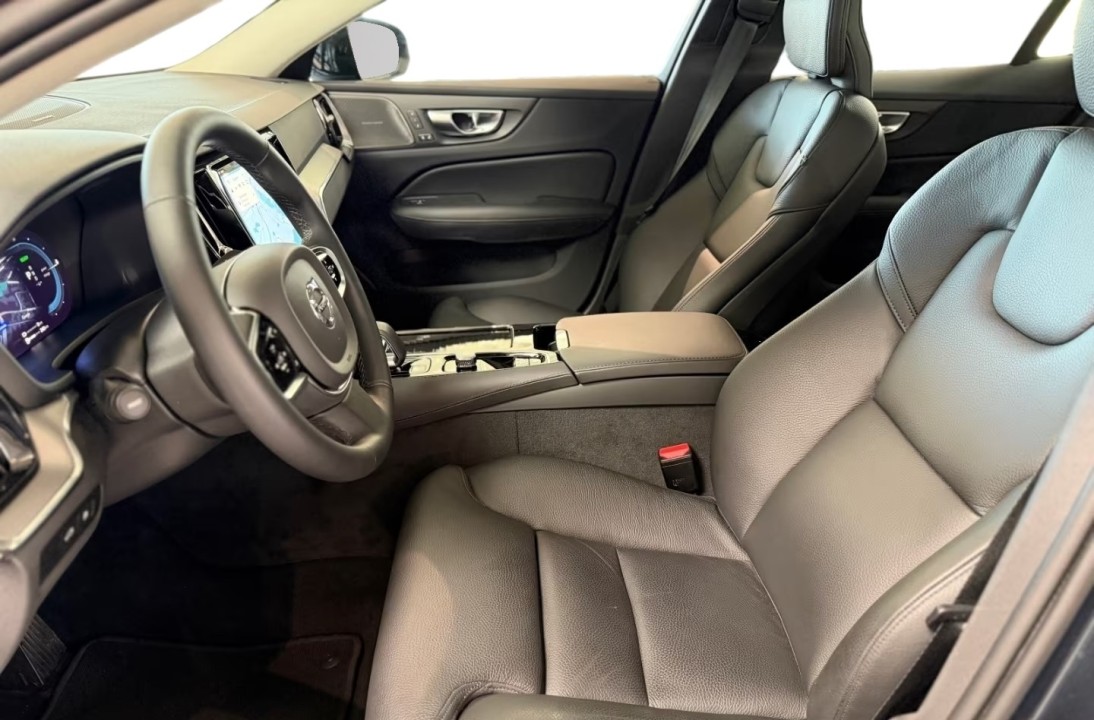 Volvo S60 T8 Plus Dark Recharge - foto 17