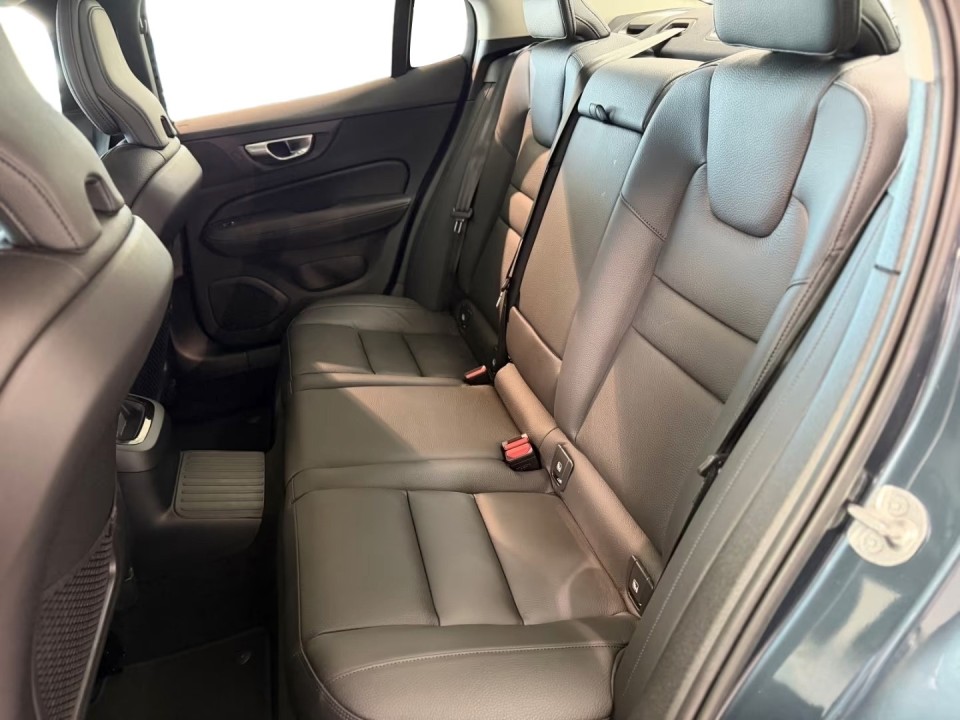 Volvo S60 T8 Plus Dark Recharge - foto 34