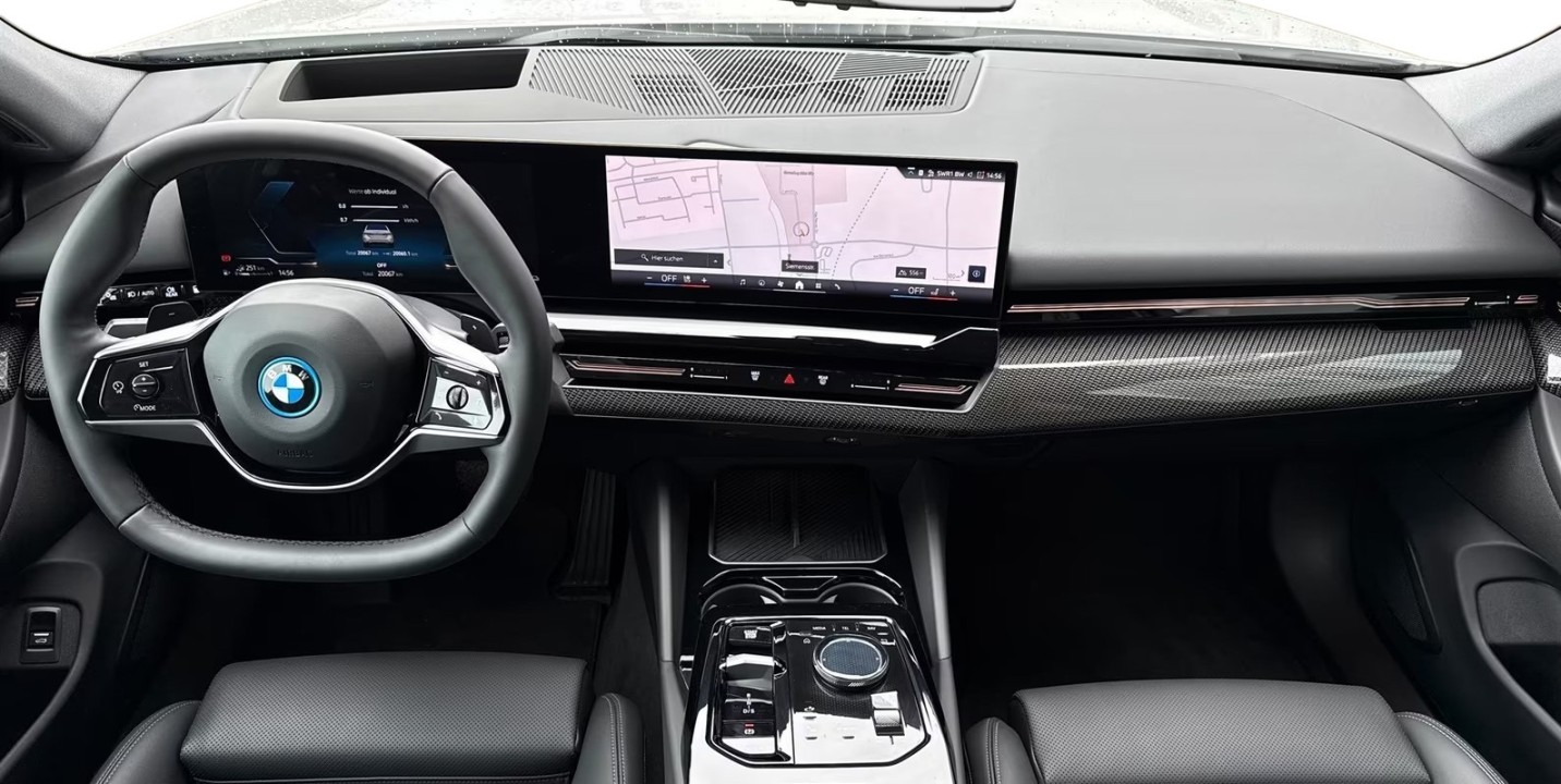 BMW Seria 5 530e (5)
