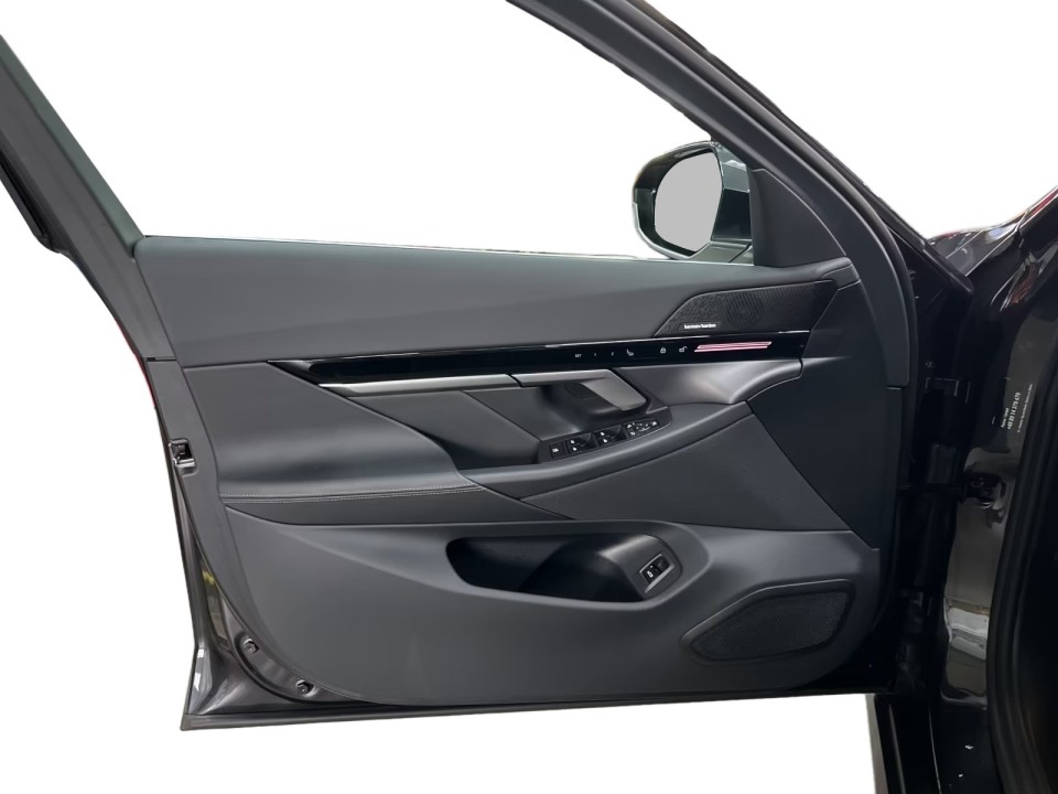 BMW Seria 5 530e - foto 12
