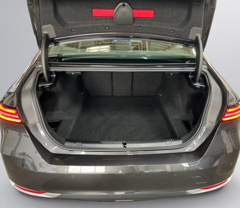 BMW Seria 5 530e - foto 13