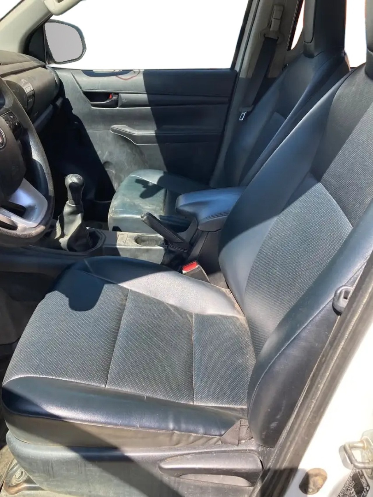 Toyota Hilux - foto 6