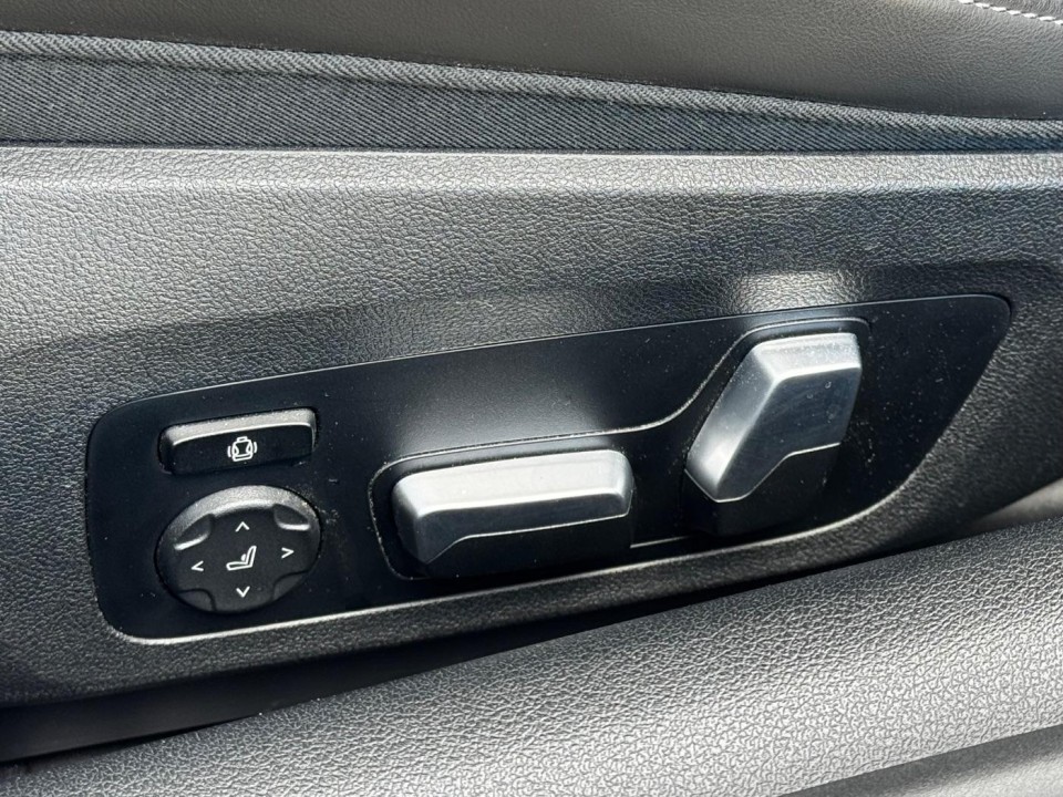BMW Seria 8 xDrive840d Coupé - foto 14