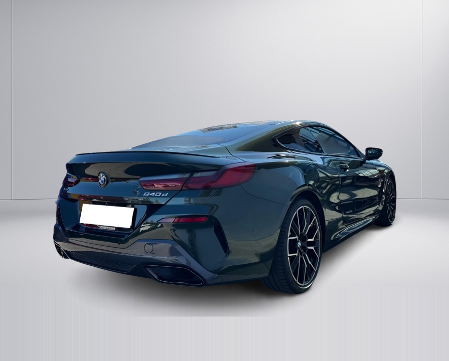 BMW Seria 8 xDrive840d Coupé (2)