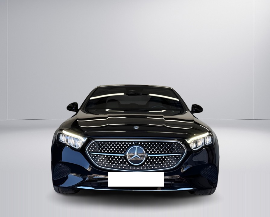 Mercedes-Benz E 200 4MATIC - foto 7