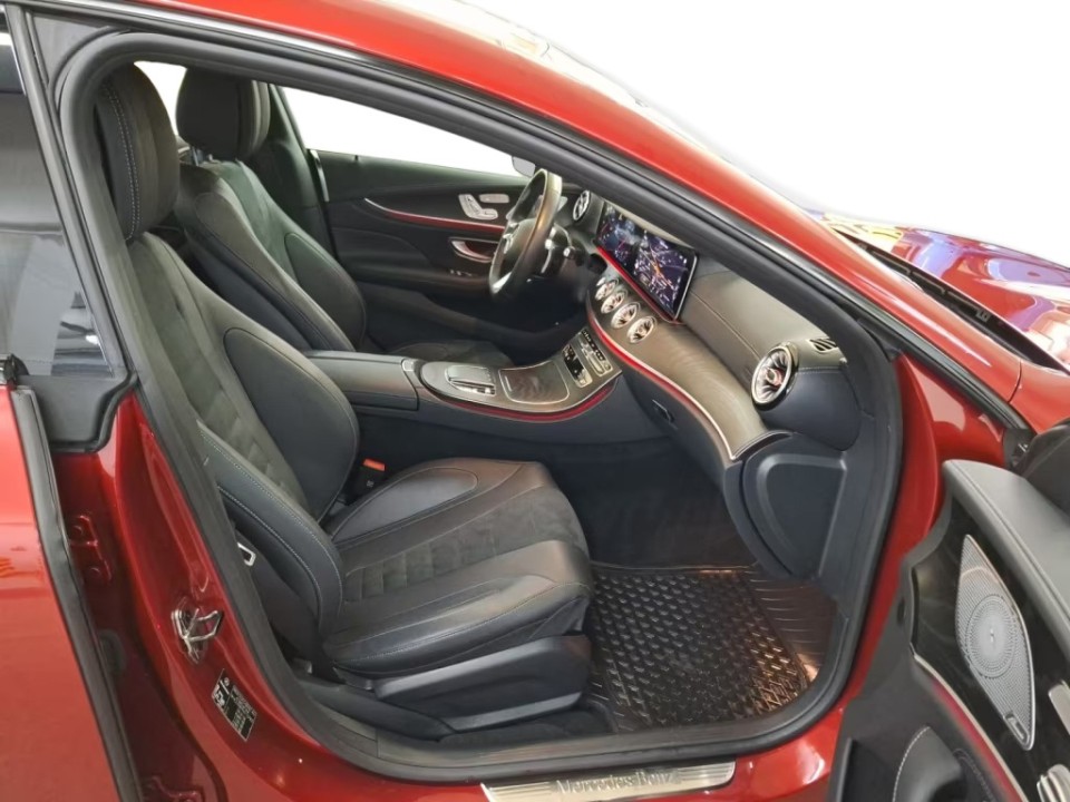 Mercedes-Benz CLS 220d AMG - foto 11