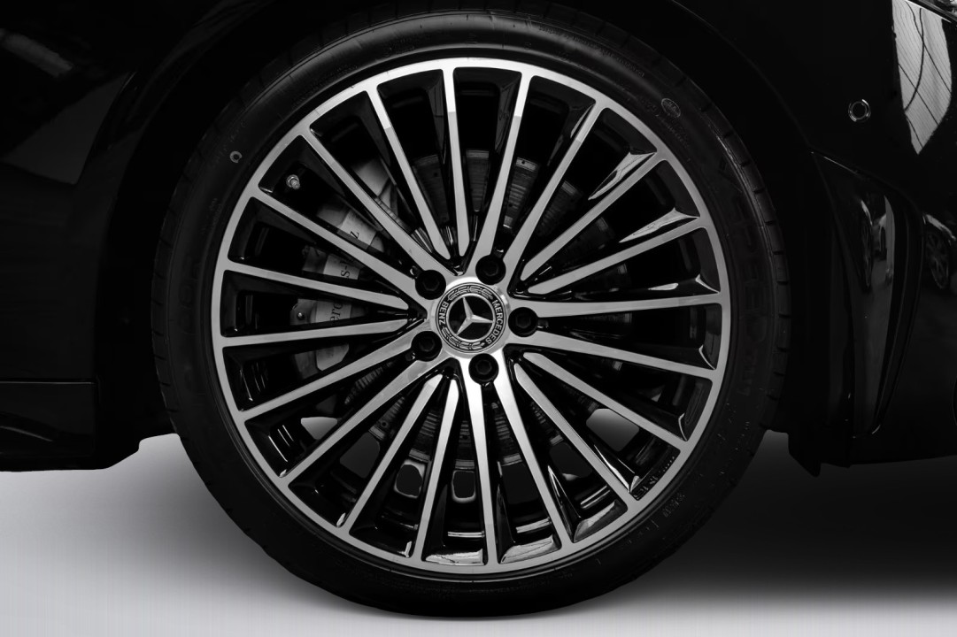 Mercedes-Benz CLS 450 4MATIC - foto 29