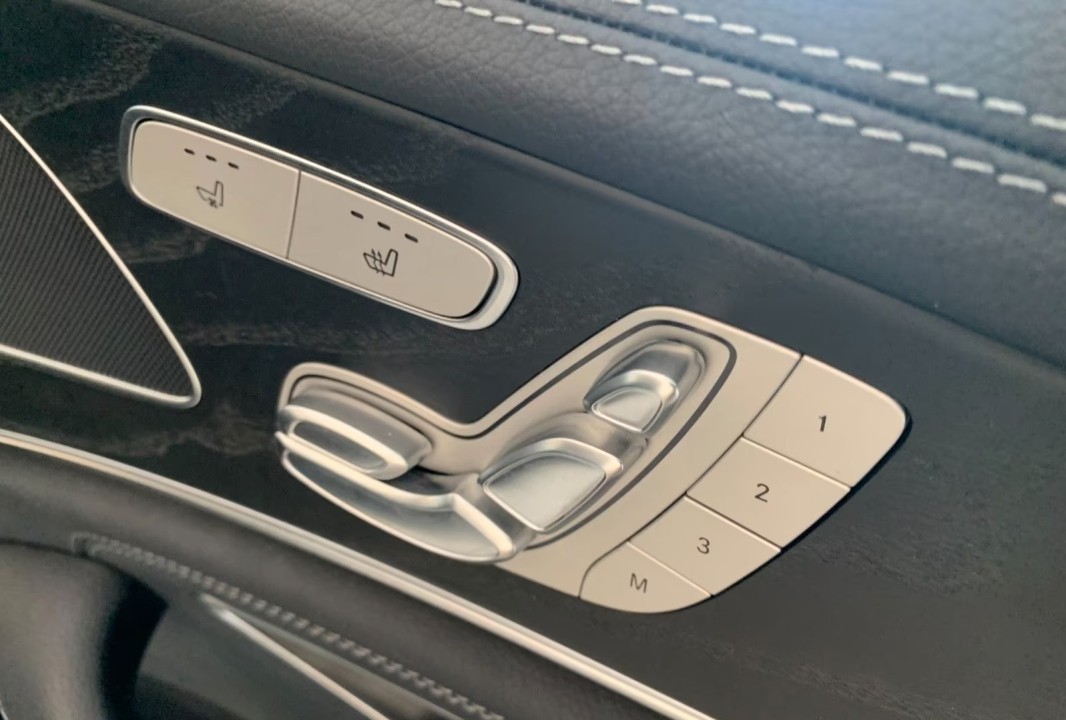 Mercedes-Benz CLS 300d 4MATIC AMG - foto 16