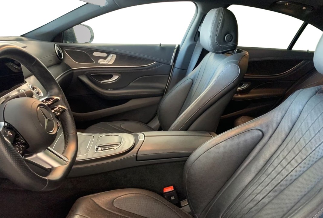 Mercedes-Benz CLS 300d 4MATIC AMG (5)
